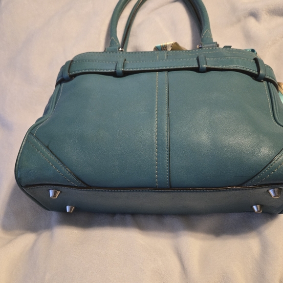 Coach Hampton Blue Leather Shoulder Bag with Gold Accents - Picture 6 of 13